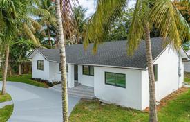 4 odalılar şehir içinde müstakil ev 143 m² Miami'de, Amerika Birleşik Devletleri. $589,000