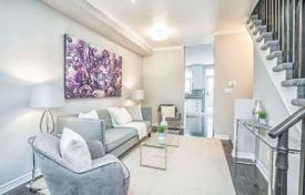 3 odalılar konak North York'da, Kanada. C$1,598,000