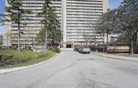 6 odalılar daire North York'da, Kanada. C$712,000