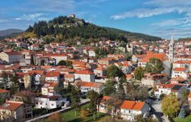 8 odalılar şehir içinde müstakil ev 230 m² Split-Dalmatia County'da, Hırvatistan. 500,000 €