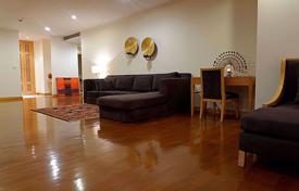 3 odalılar kondominyumda daireler Khlong Toei'de, Tayland. $4,000 haftalık