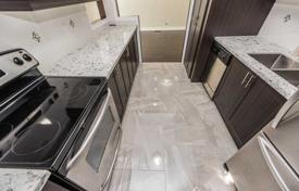 5 odalılar şehir içinde müstakil ev Etobicoke'de, Kanada. C$1,384,000