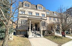 4 odalılar konak North York'da, Kanada. C$1,893,000