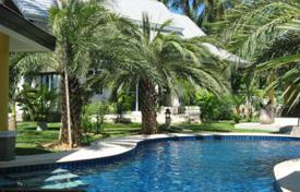 Villa – Phuket, Tayland. 1,320 € haftalık