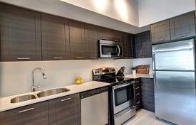 2 odalılar daire Lake Shore Boulevard West'da, Kanada. C$917,000