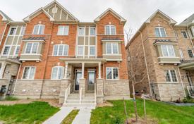 3 odalılar konak Scarborough'da, Kanada. C$974,000