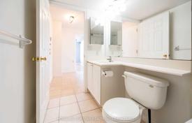 6 odalılar daire Scarborough'da, Kanada. C$728,000