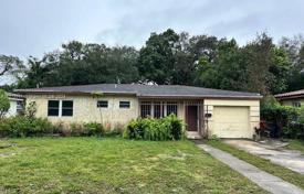 4 odalılar şehir içinde müstakil ev 201 m² North Miami'de, Amerika Birleşik Devletleri. $600,000