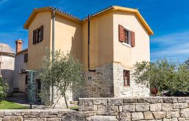 3 odalılar şehir içinde müstakil ev 230 m² Pazin'da, Hırvatistan. 550,000 €