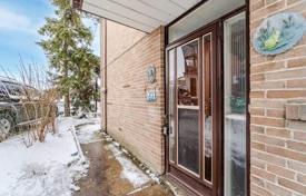 3 odalılar konak North York'da, Kanada. C$1,095,000