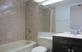 5 odalılar daire Yonge Street'da, Kanada. C$747,000