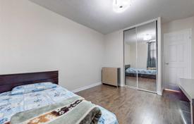 6 odalılar daire Etobicoke'de, Kanada. C$709,000
