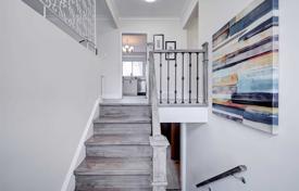 3 odalılar şehir içinde müstakil ev North York'da, Kanada. C$2,134,000