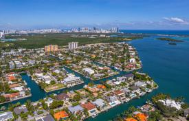Şehir içinde müstakil ev – North Miami, Florida, Amerika Birleşik Devletleri. $3,500,000