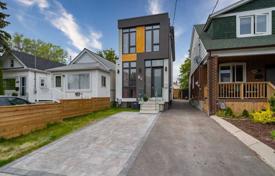 5 odalılar şehir içinde müstakil ev East York'da, Kanada. C$1,672,000