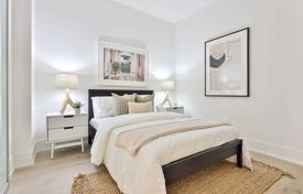 2 odalılar daire Logan Avenue'de, Kanada. C$1,142,000