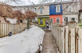 3 odalılar konak Old Toronto'da, Kanada. C$1,108,000