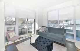 2 odalılar daire Lake Shore Boulevard West'da, Kanada. C$1,005,000