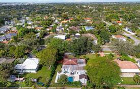 4 odalılar şehir içinde müstakil ev 223 m² Miami'de, Amerika Birleşik Devletleri. $940,000