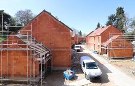 New residential complex with villas Val-d'Oise'de, Fransa. Min.375,000 €