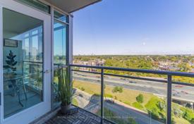 4 odalılar daire Etobicoke'de, Kanada. C$779,000