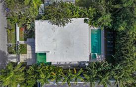 4 odalılar şehir içinde müstakil ev 367 m² Miami'de, Amerika Birleşik Devletleri. $4,995,000