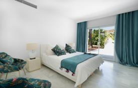 11 odalılar villa 322 m² Marbella'da, İspanya. 2,880,000 €