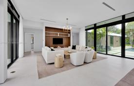 7 odalılar şehir içinde müstakil ev 630 m² Miami'de, Amerika Birleşik Devletleri. $4,825,000