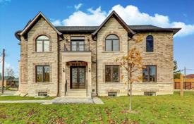 16 odalılar şehir içinde müstakil ev Scarborough'da, Kanada. C$2,554,000