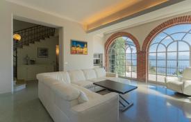 5 odalılar villa Stresa'da, İtalya. 2,200,000 €
