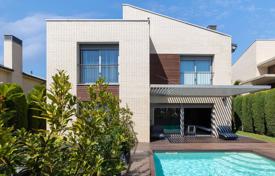 6 odalılar şehir içinde müstakil ev 386 m² Vilassar de Dalt'da, İspanya. 1,320,000 €