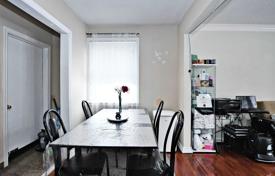 10 odalılar şehir içinde müstakil ev North York'da, Kanada. C$1,919,000