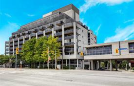 1 odalılar daire The Queensway'da, Kanada. C$864,000