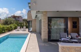 4 odalılar şehir içinde müstakil ev 345 m² Zadar County'da, Hırvatistan. 1,400,000 €