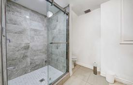 9 odalılar şehir içinde müstakil ev Scarborough'da, Kanada. C$1,579,000