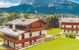 5 odalılar dağ evi 826 m² Cortina d'Ampezzo'da, İtalya. Price on request