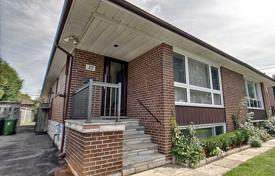 4 odalılar konak North York'da, Kanada. C$976,000