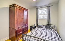 11 odalılar konak North York'da, Kanada. C$1,364,000