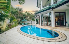 3 odalılar villa 280 m² Karangasem District'da, Endonezya. $350,000