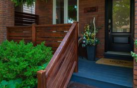 6 odalılar konak Old Toronto'da, Kanada. C$1,461,000