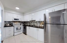 6 odalılar daire Scarborough'da, Kanada. C$830,000