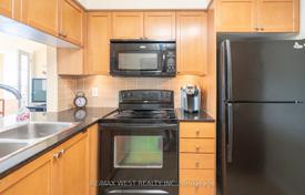 6 odalılar daire Etobicoke'de, Kanada. C$979,000