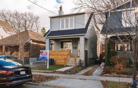 4 odalılar şehir içinde müstakil ev Old Toronto'da, Kanada. C$1,762,000