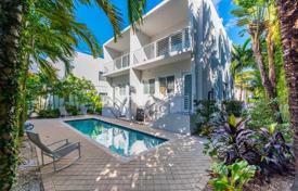 Şehir içinde müstakil ev – Miami sahili, Florida, Amerika Birleşik Devletleri. $1,390,000