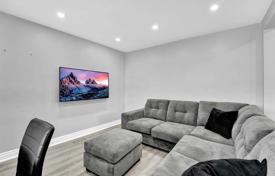 2 odalılar şehir içinde müstakil ev North York'da, Kanada. C$1,807,000