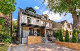 4 odalılar konak Old Toronto'da, Kanada. C$1,736,000