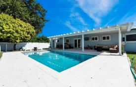 3 odalılar şehir içinde müstakil ev 155 m² Miami'de, Amerika Birleşik Devletleri. $700,000