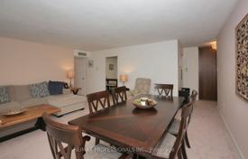 7 odalılar daire Etobicoke'de, Kanada. C$974,000