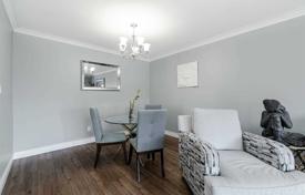 11 odalılar konak North York'da, Kanada. C$1,451,000