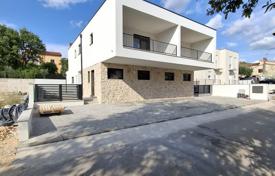 11 odalılar şehir içinde müstakil ev 147 m² Savudrija'da, Hırvatistan. 530,000 €